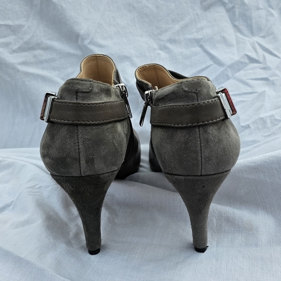 Vince Camuto Vanna Grey suede and leather  almond toe BOOTIES  9 M - Picture 6 of 14